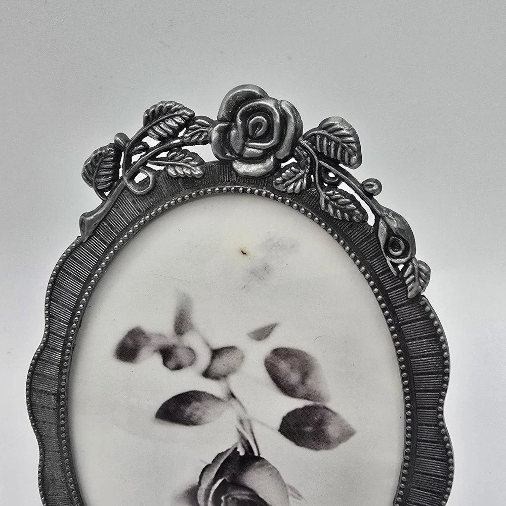 Vtg Ornate Metal Floral Photo Picture Frame Free‎ Standing
